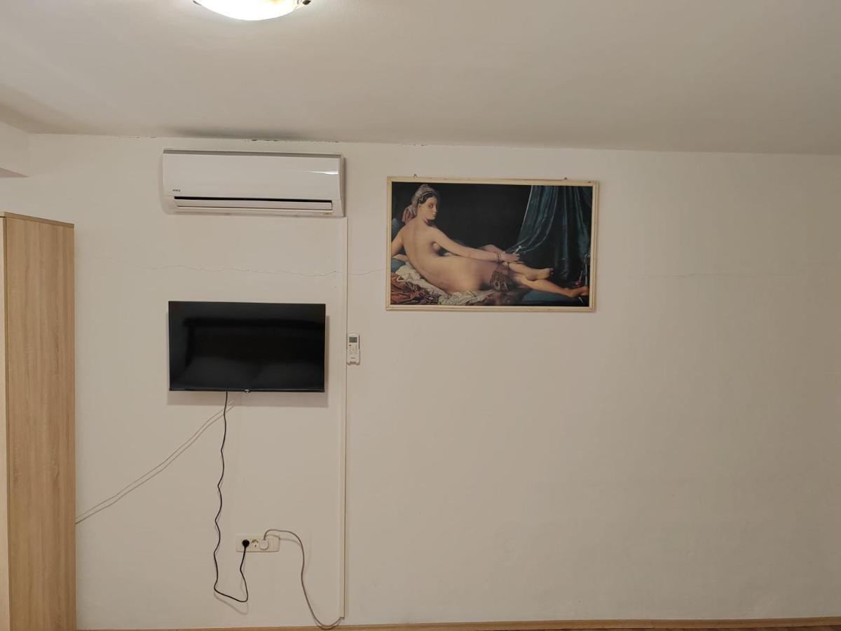Apartman Senka Rogotin Apartment Exterior photo